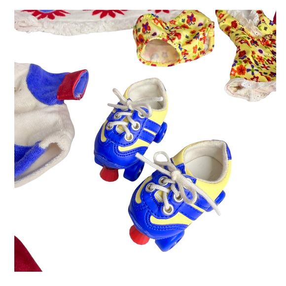 American Girl Julie 2in1 Summer Set Roller Skates Towel Shoes Socks Top Swimsuit - Picture 7 of 12